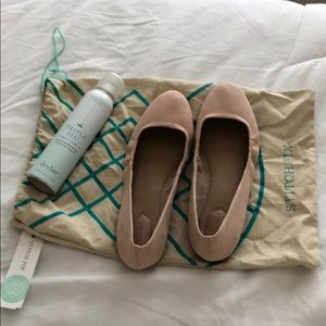Blush slipper with dust bag